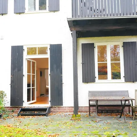 Wohnensemble Mit 3 Separaten Bereichen- 2 Kuechen- 3 Badezimmer- 10 Personen- Garten- Parkplatz וולפסבורג