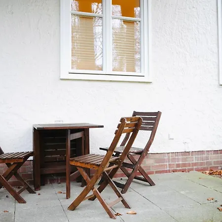 Apartamento Wohnensemble Mit 3 Separaten Bereichen- 2 Kuechen- 3 Badezimmer- 10 Personen- Garten- Parkplatz *