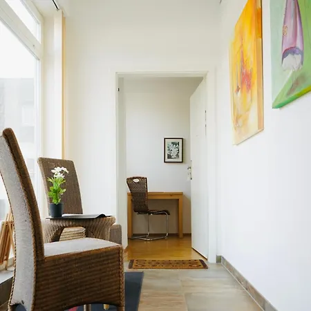 Apartmán Wohnensemble Mit 3 Separaten Bereichen- 2 Kuechen- 3 Badezimmer- 10 Personen- Garten- Parkplatz Wolfsburg