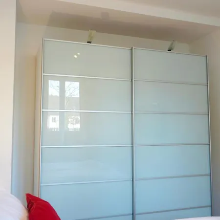 Apartmán Wohnensemble Mit 3 Separaten Bereichen- 2 Kuechen- 3 Badezimmer- 10 Personen- Garten- Parkplatz
